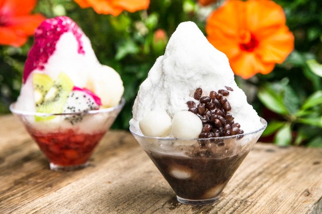 Fresh Okinawa shaved ice with tropical fruit