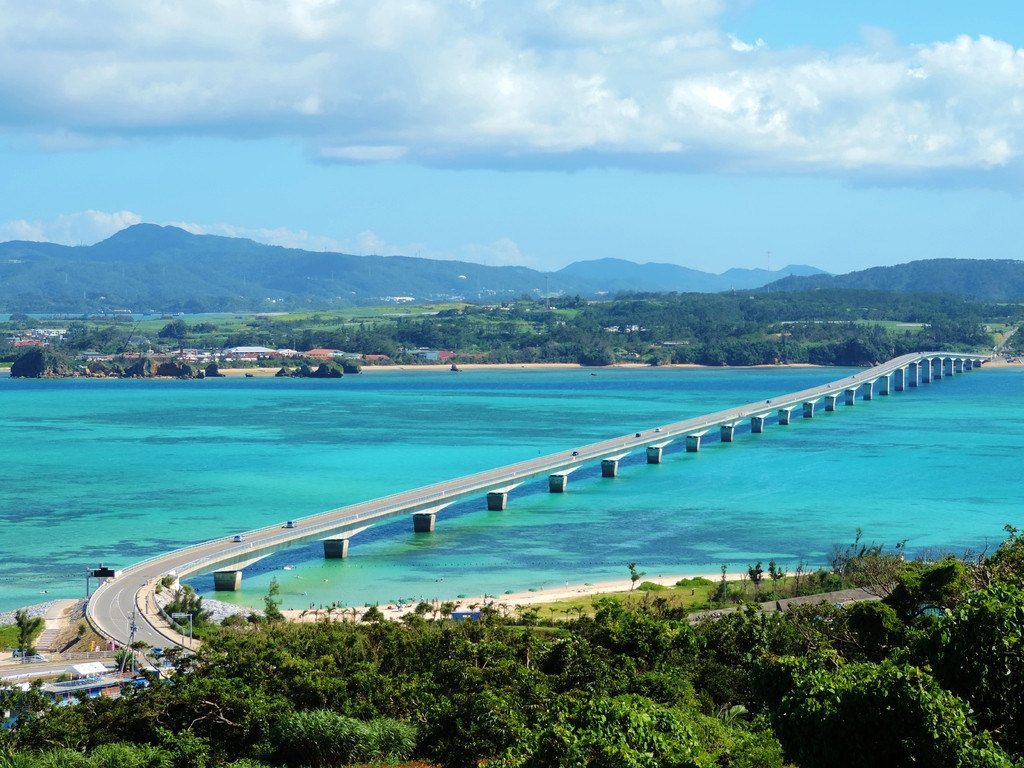 Kouri Island Okinawa, Kouri Bridge